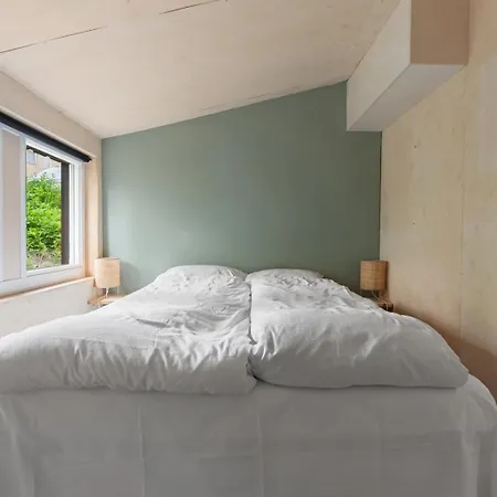 Cozy And Spacious In Centre *