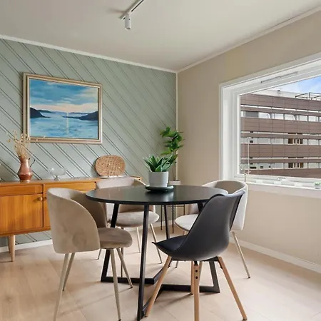 Cozy And Spacious In Centre *