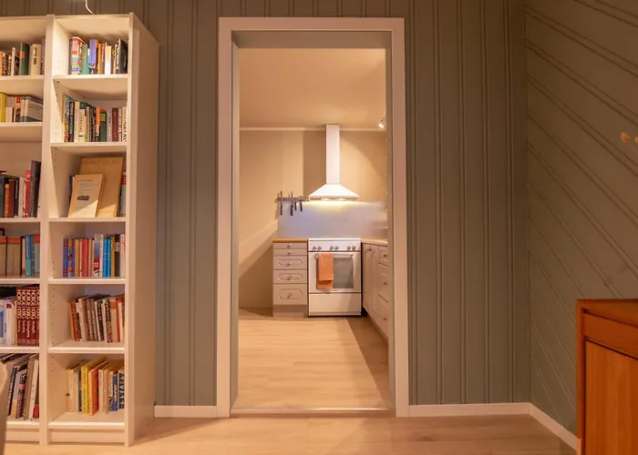 Cozy And Spacious In Centre *