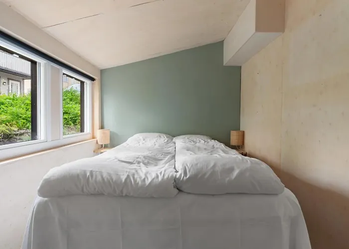 Cozy And Spacious In Centre *