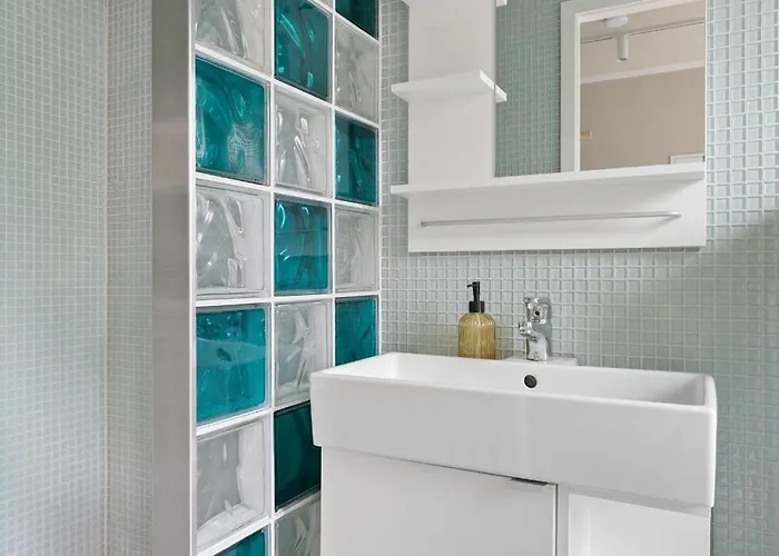 Cozy And Spacious In Centre